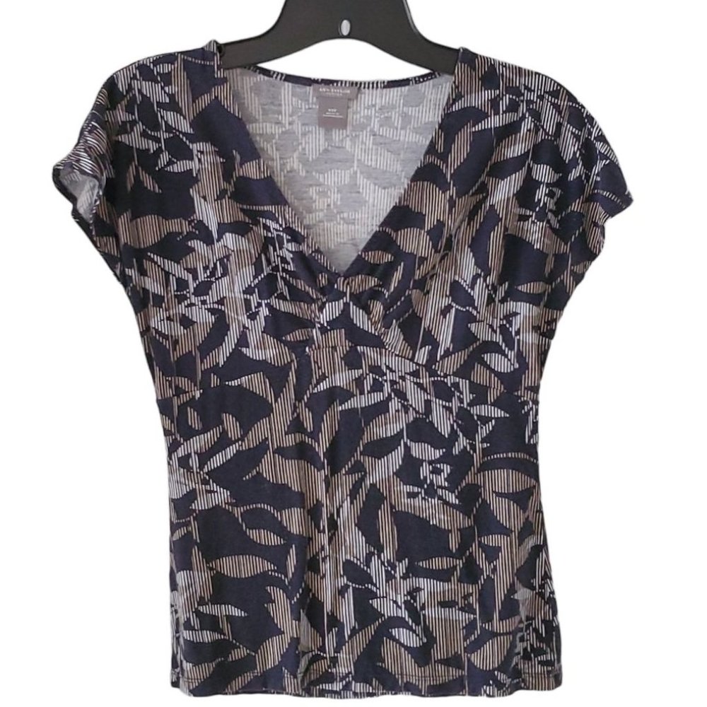 Ann Taylor V-neck Empire Waist SS Sleeve Top | Pre-Loved | XSP | Navy Blue White